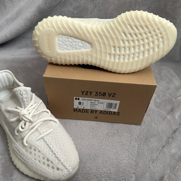 BRAND NEW! Yeezy 350Bone rare color. EXTREMELY COMFY!